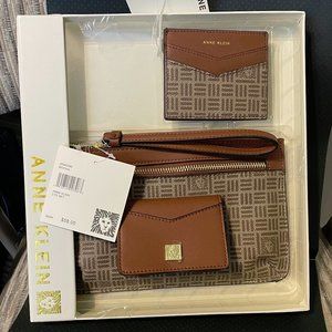 Anne Klein - 2 Piece Purse Set